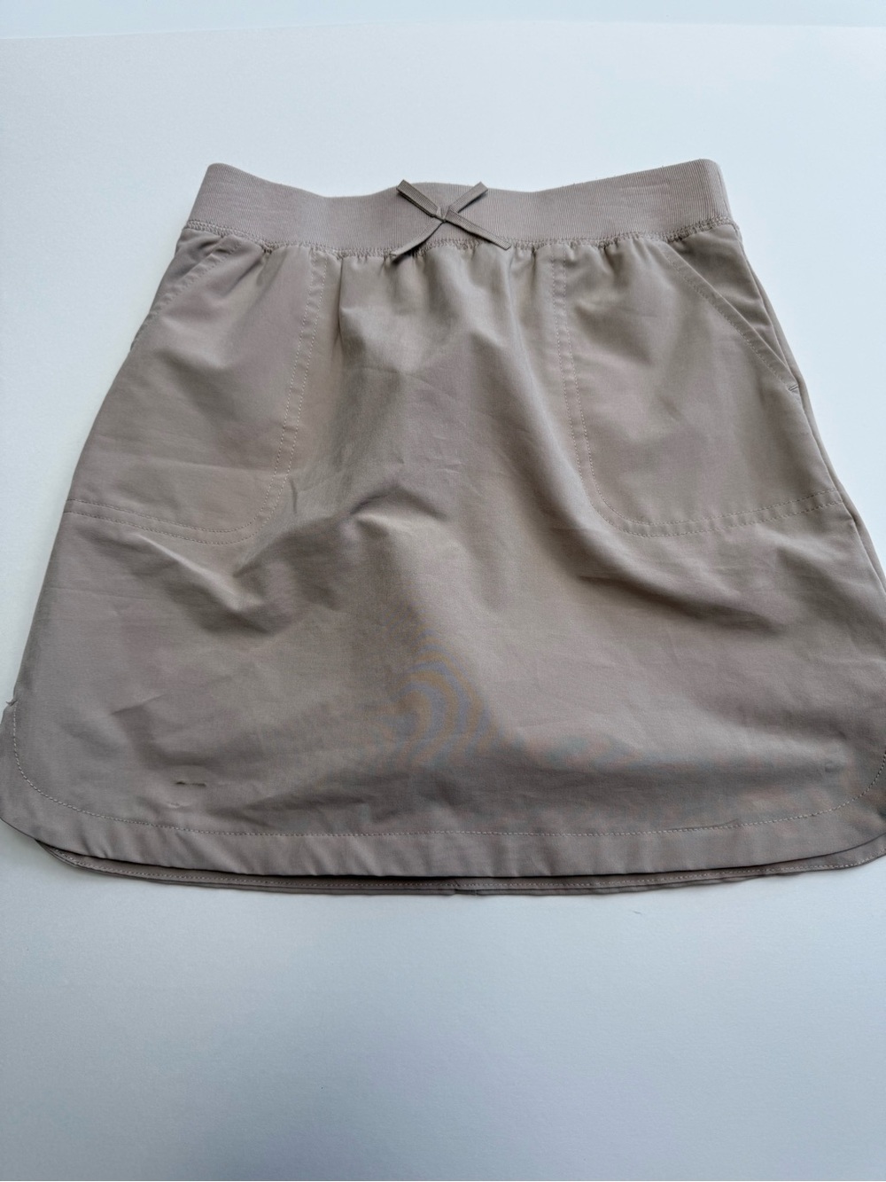 IZOD girl’s Athletic uniform Pull-On Skort, Beige Solid, Short, Size 10 Regular
